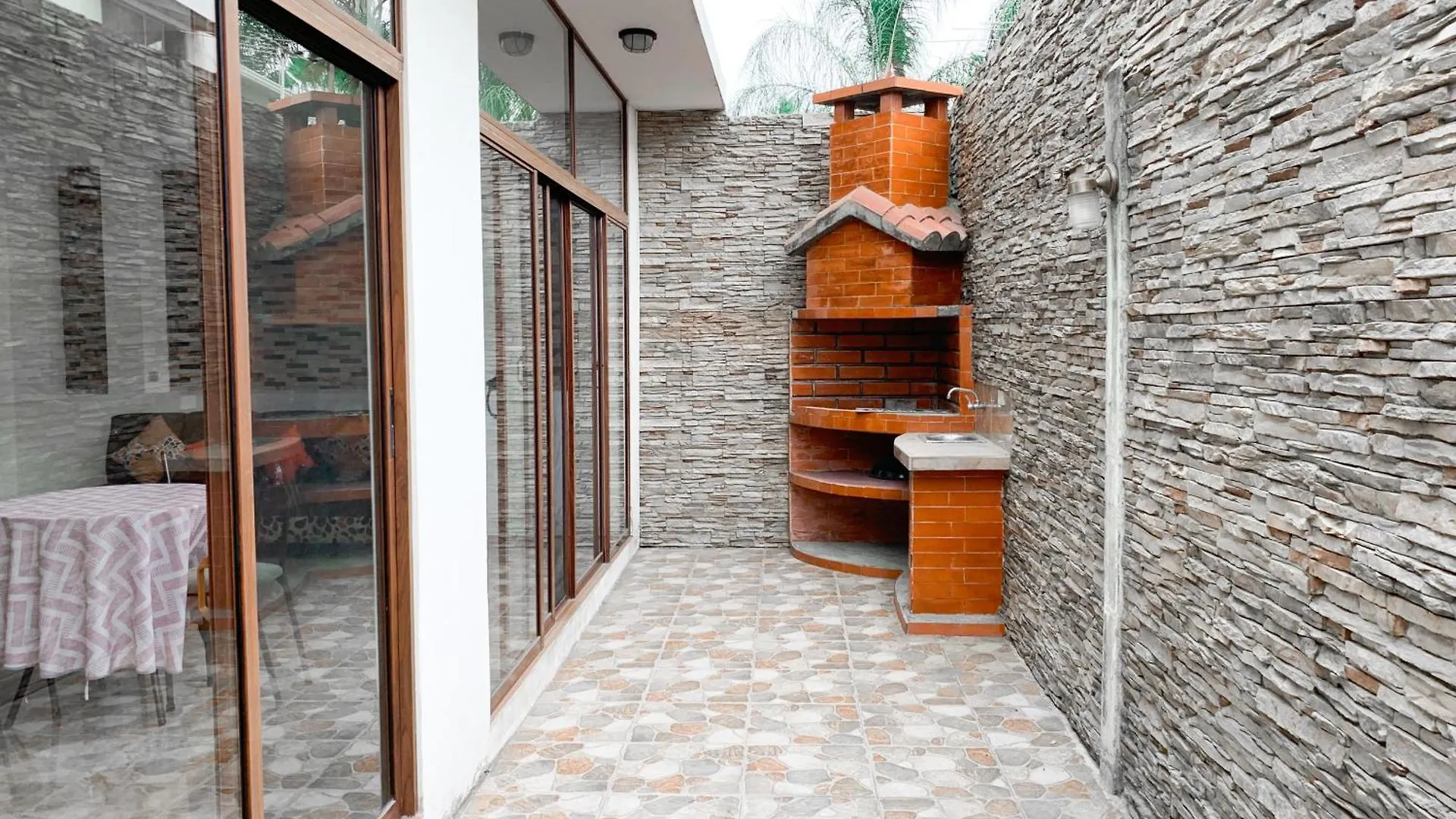 Villa Familiar Privada, 5 Dormitorios, Altos Del Rio Guayaquil Ekwador