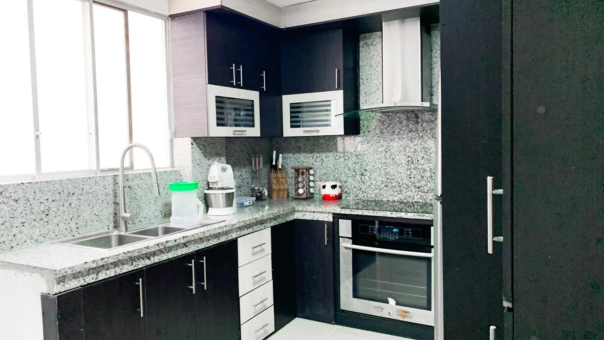Villa Familiar Privada, 5 Dormitorios, Altos Del Rio Guayaquil 0*,