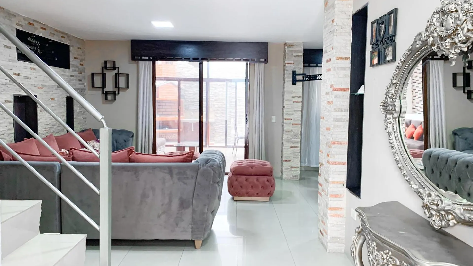 Villa Familiar Privada, 5 Dormitorios, Altos Del Rio Guayaquil 0*,  Ekwador