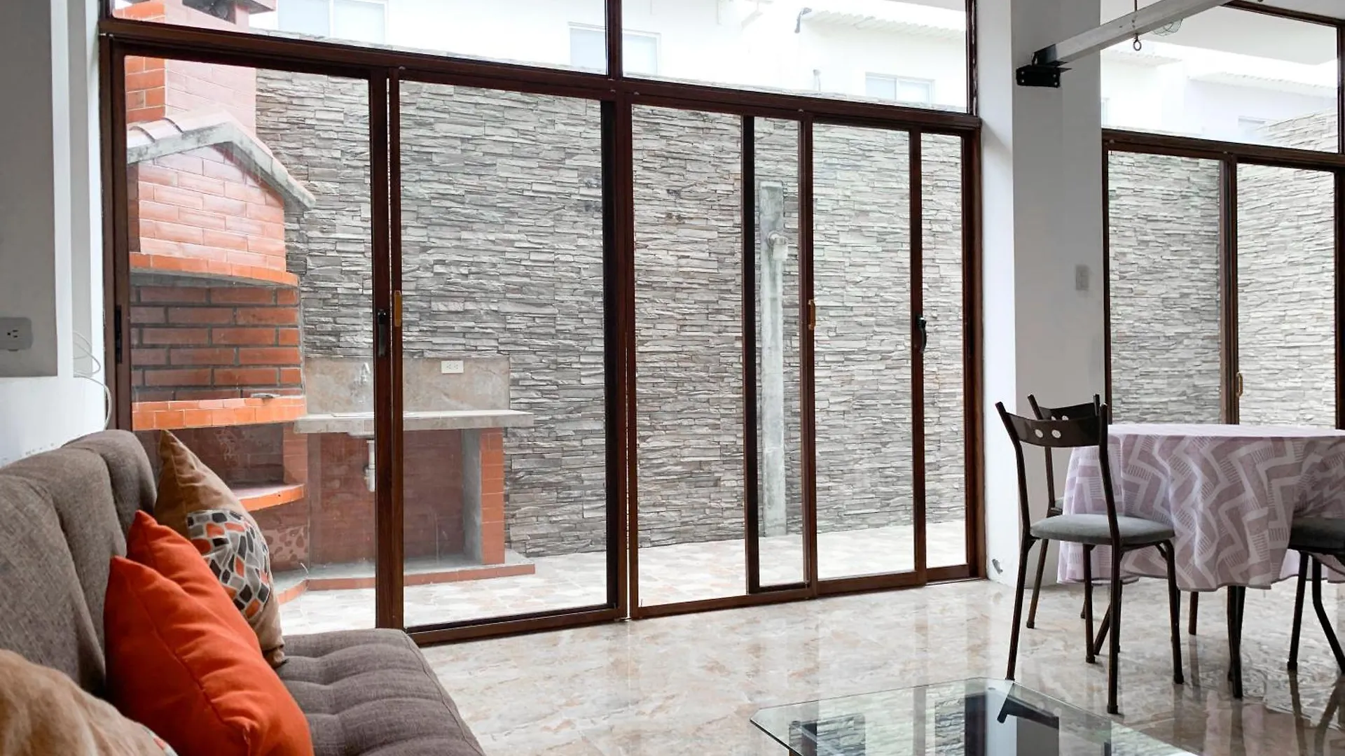 Villa Familiar Privada, 5 Dormitorios, Altos Del Rio Guayaquil 0*,