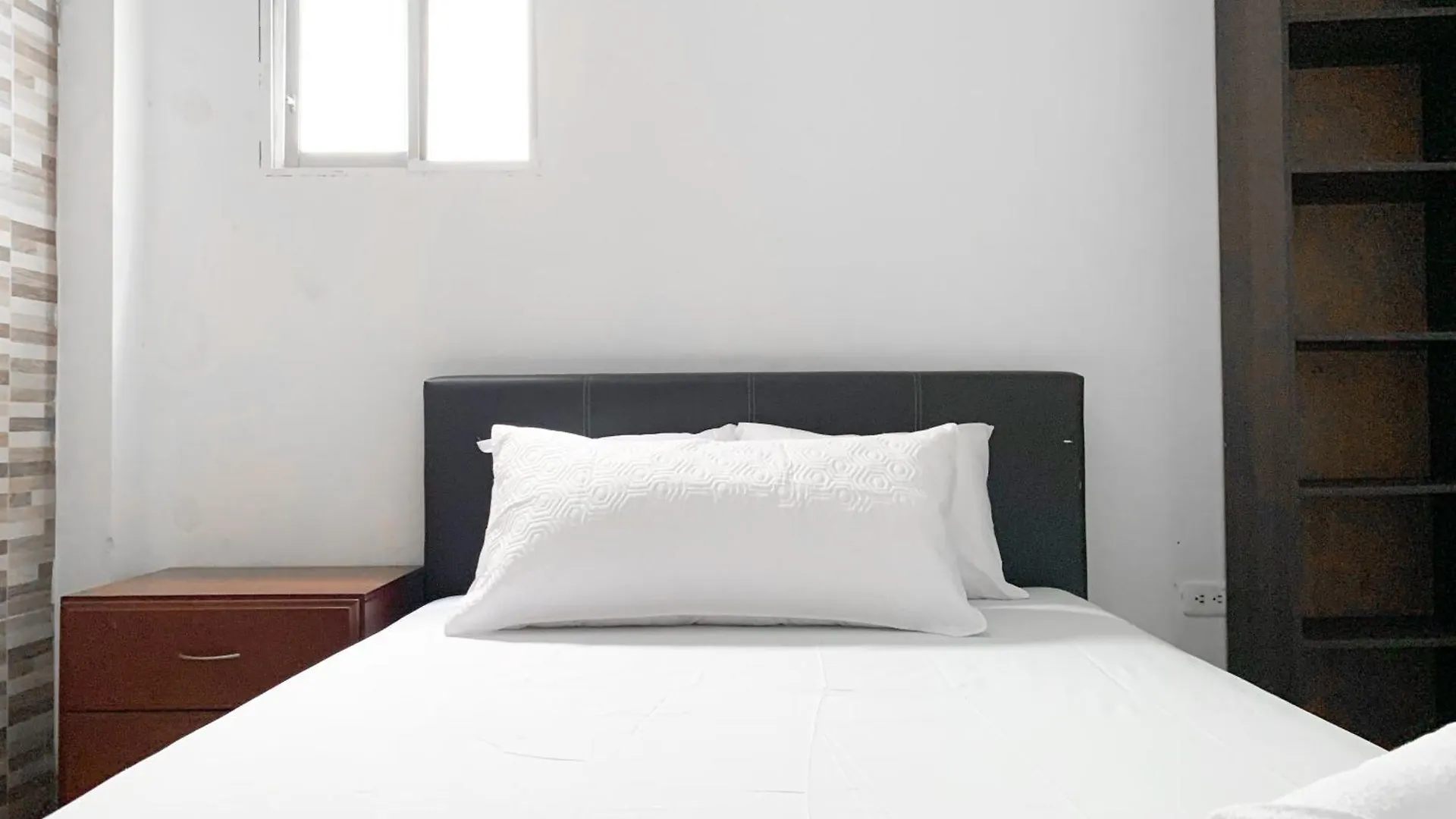 Villa Familiar Privada, 5 Dormitorios, Altos Del Rio Guayaquil 0*,