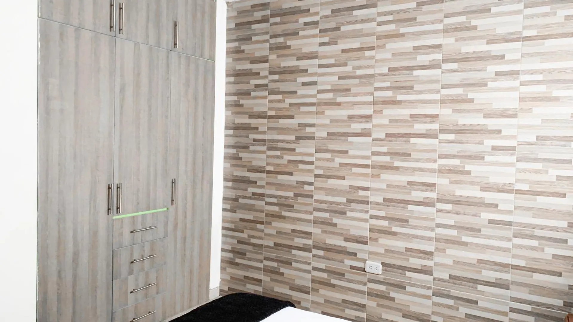 Villa Familiar Privada, 5 Dormitorios, Altos Del Rio Guayaquil Ekwador