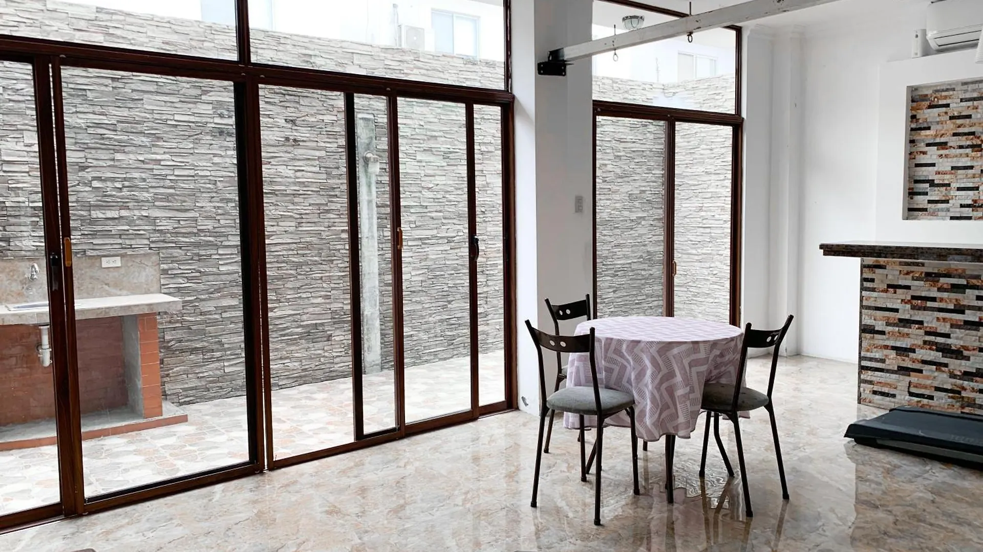 Villa Familiar Privada, 5 Dormitorios, Altos Del Rio Guayaquil 0*,  Ekwador