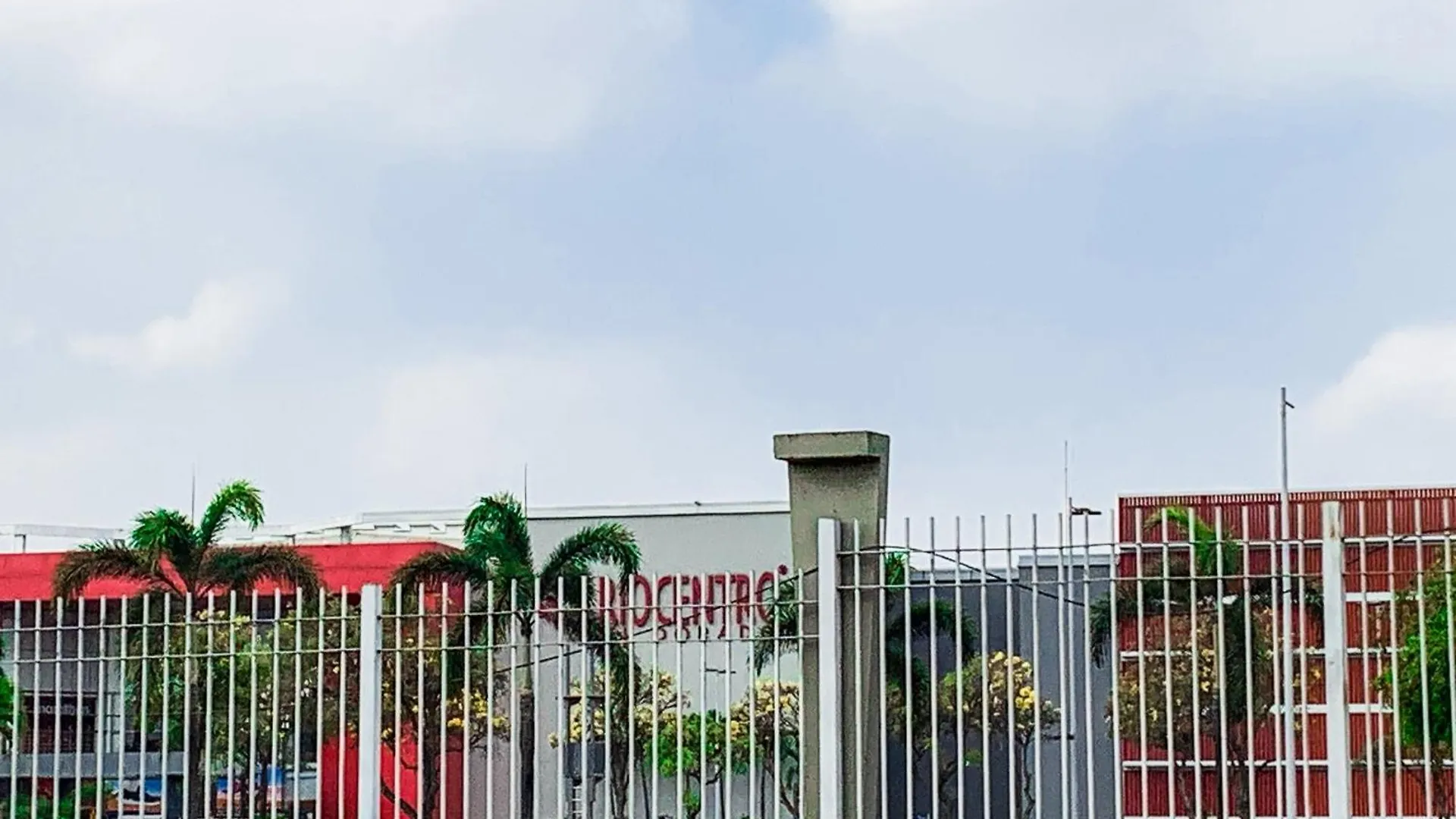 Villa Familiar Privada, 5 Dormitorios, Altos Del Rio Guayaquil 0*,
