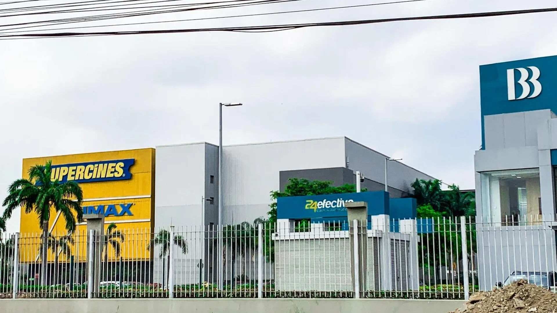 Villa Familiar Privada, 5 Dormitorios, Altos Del Rio Guayaquil Ekwador