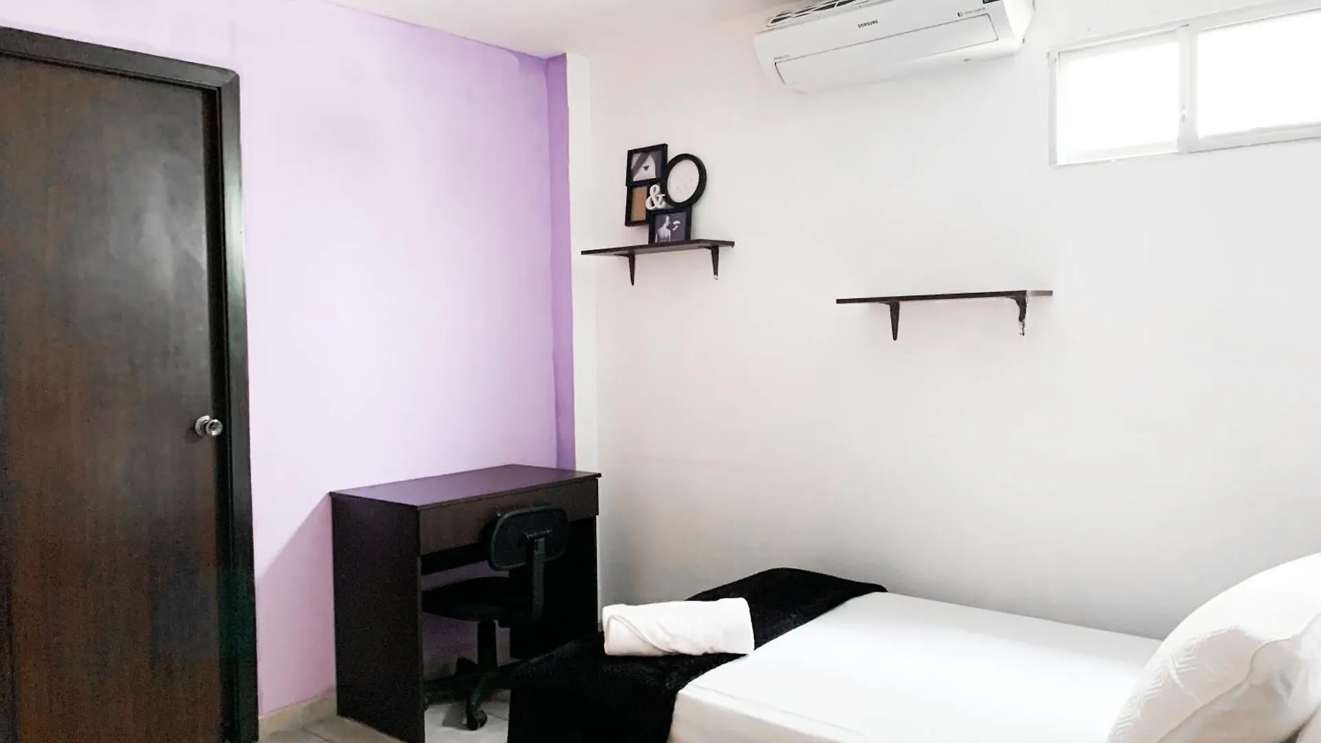 Villa Familiar Privada, 5 Dormitorios, Altos Del Rio Guayaquil