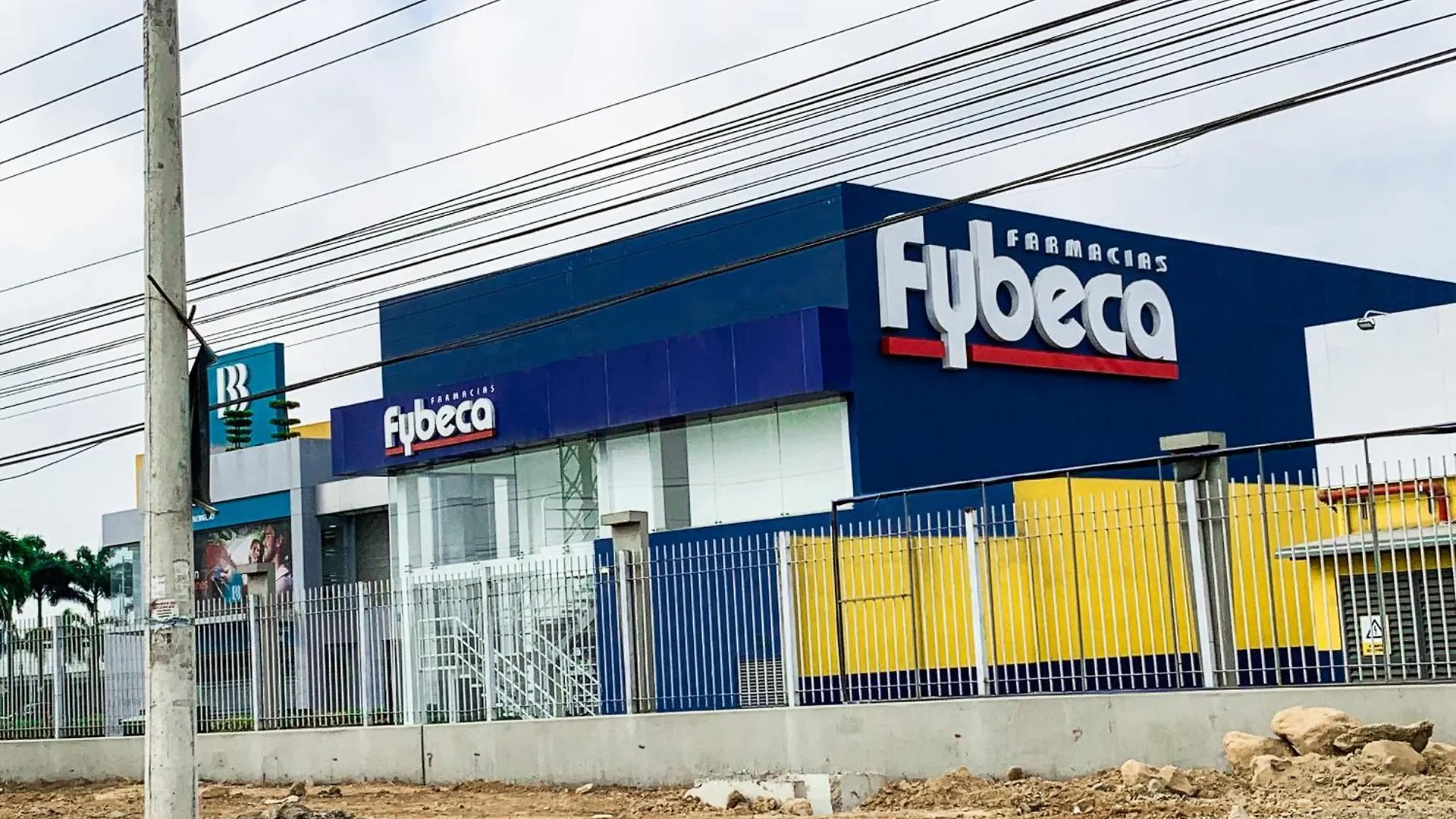 Villa Familiar Privada, 5 Dormitorios, Altos Del Rio Guayaquil Ekwador