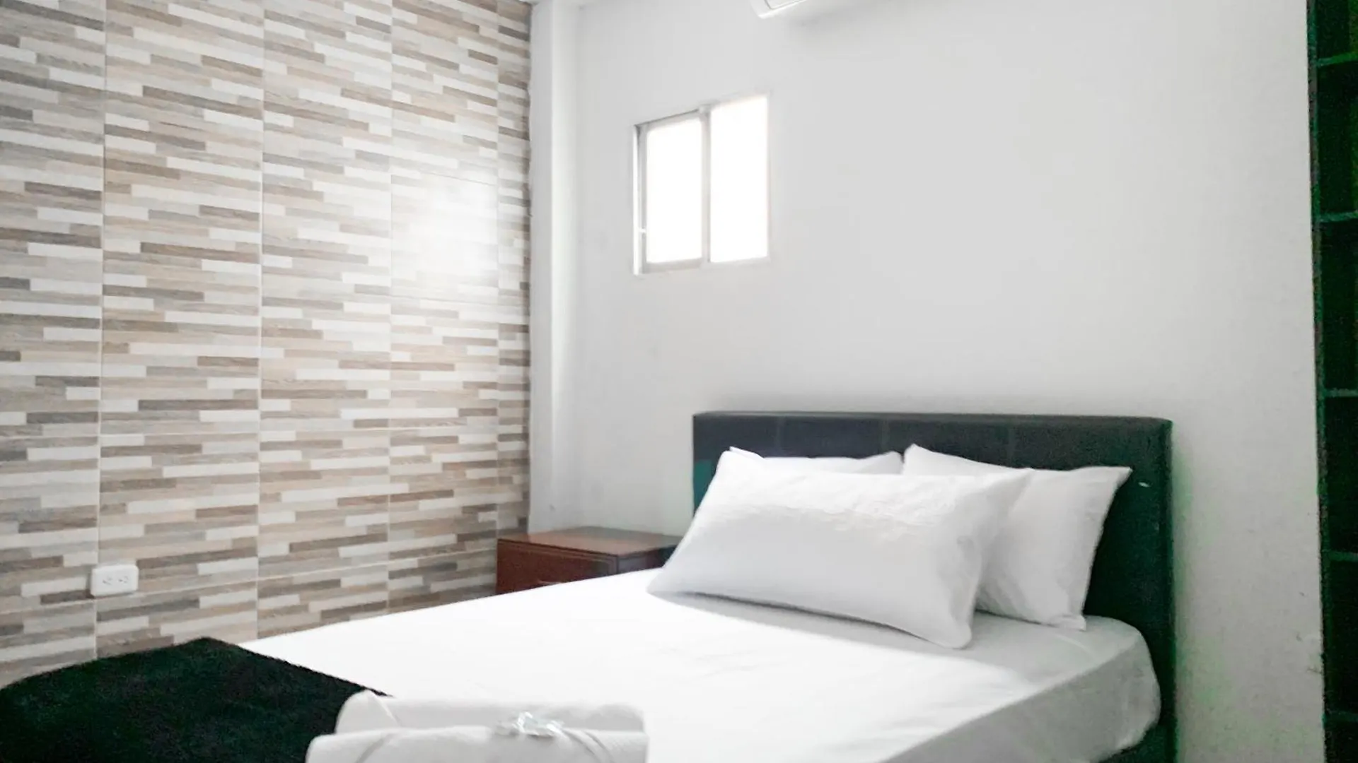 Villa Familiar Privada, 5 Dormitorios, Altos Del Rio Guayaquil