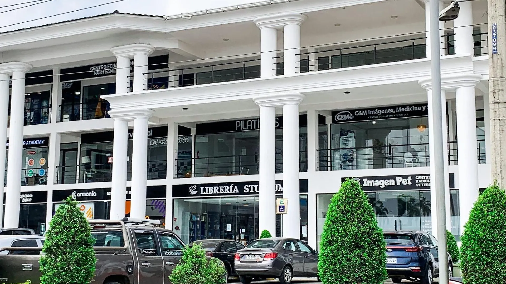 Villa Familiar Privada, 5 Dormitorios, Altos Del Rio Guayaquil